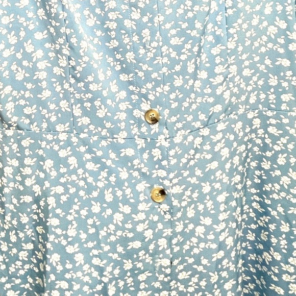 New Light Blue Summer Dress with White Flowers Puffy Sleeves Button Down Size M - Picture 9 of 9